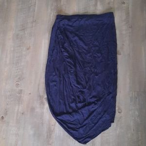 Assymetrical skirt